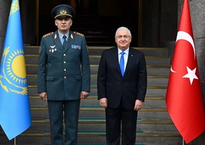 Kazakh Defense Minister meets with Yasar Guler in Türkiye
