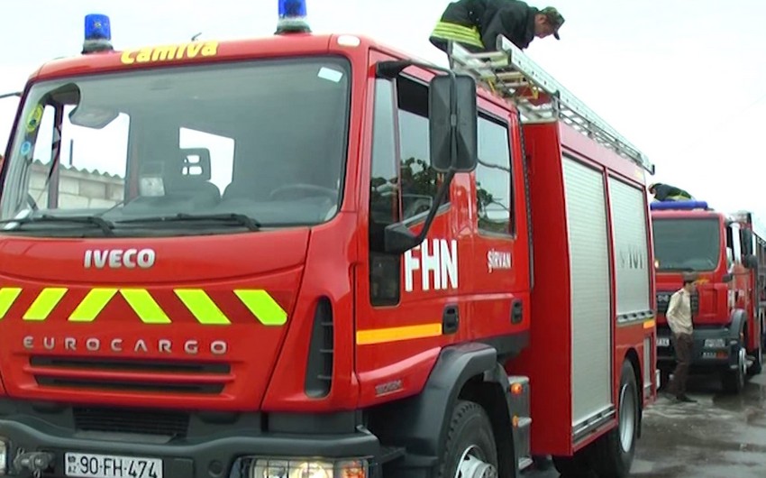 В Баку в школе произошел пожар, эвакуированы 100 учащихся