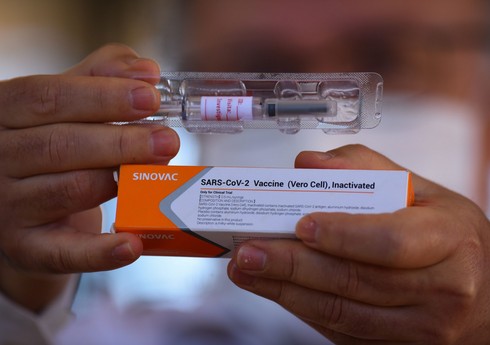Почти 12,5 млн подростков в Китае сделали прививку от коронавируса