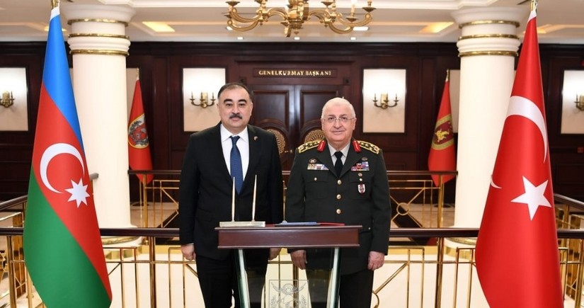 Посол Азербайджана встретился с начальником Генштаба ВС Турции