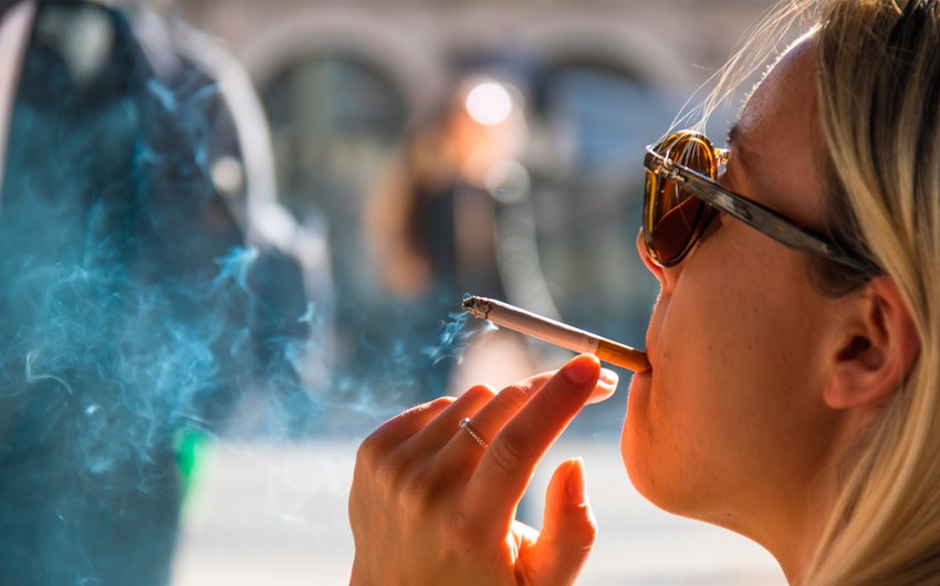 В итальянском Турине жителям запретили курить на расстоянии менее 5 метров от других людей