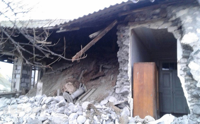 В Тертере рухнул частный дом - ФОТО