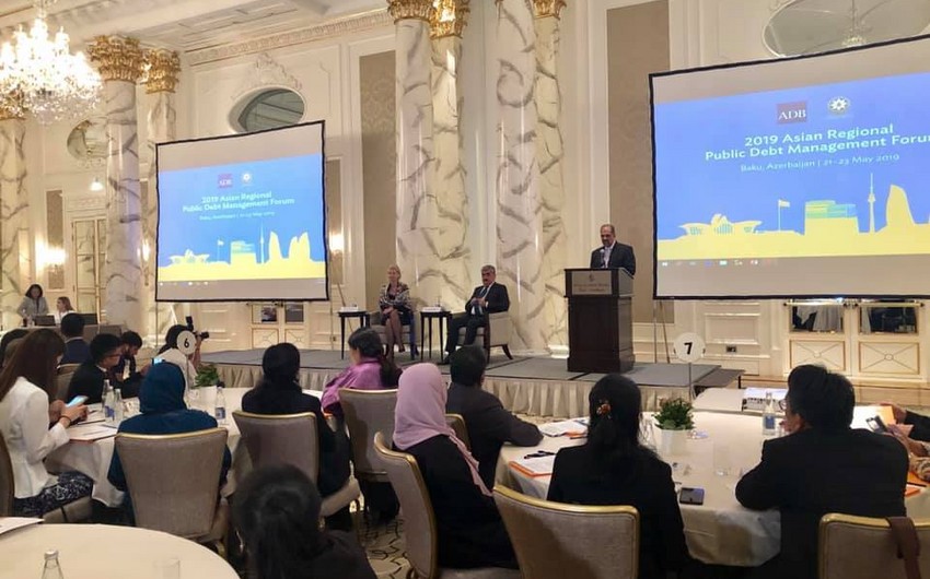 В Баку проходит Азиатский региональный форум по управлению госдолгом