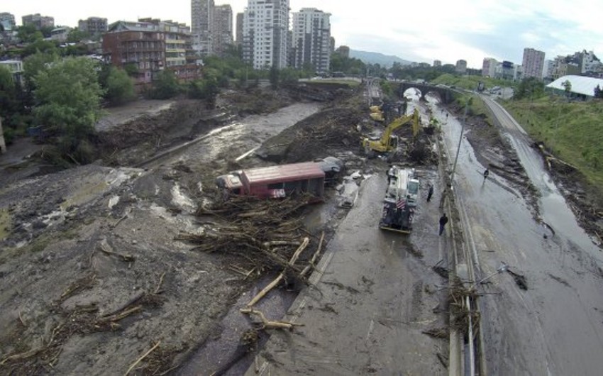 Число жертв наводнения в Тбилиси достигло 12 человек