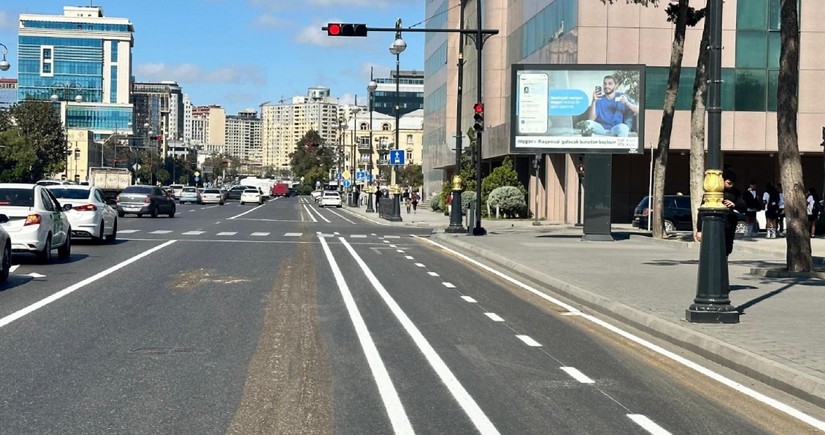 Bakının Yusif Səfərov küçəsində velosiped zolaqları təşkil edilib