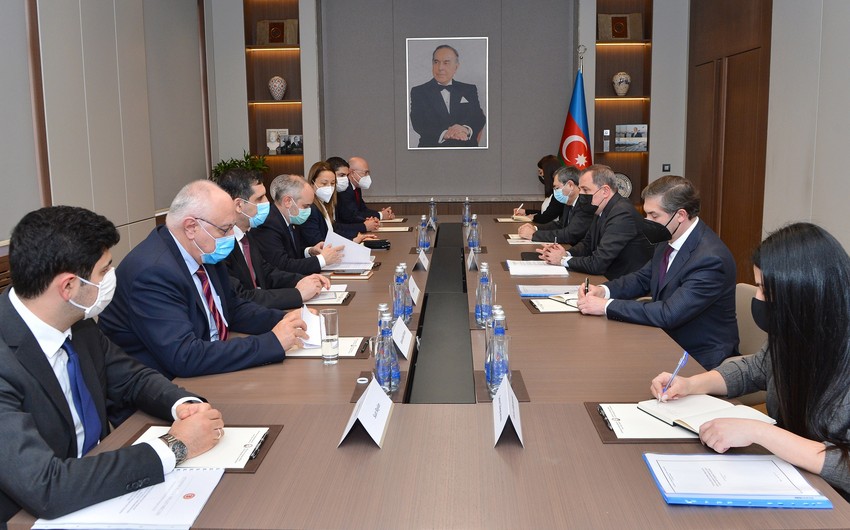 Джейхун Байрамов принял председателя комиссии по внешним связям парламента Турции