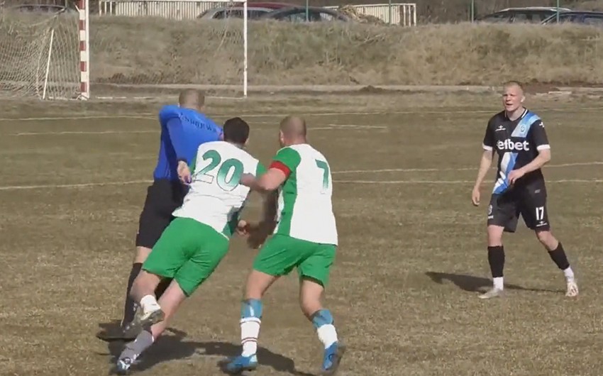 Döyülməkdən qorxan futbol hakimi stadiondan qaçdı