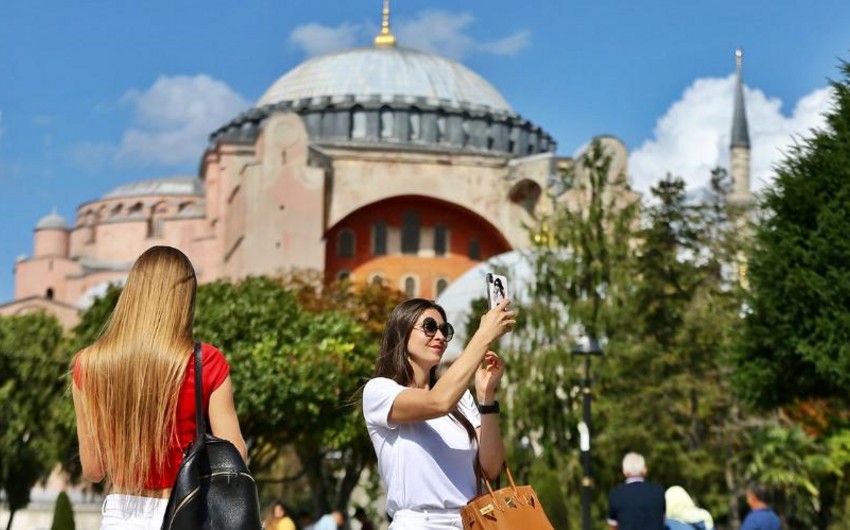 Число российских туристов в Турции выросло вдвое