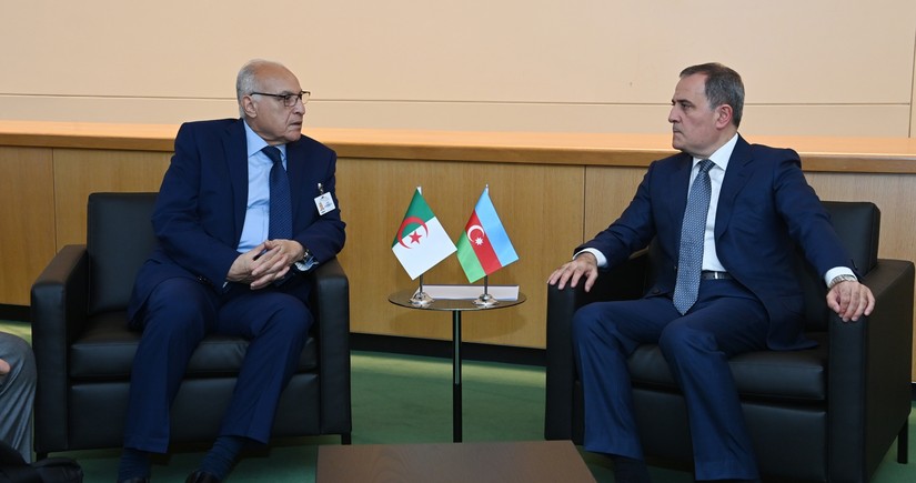 Обсуждены перспективы развития азербайджано-алжирских политических и экономических отношений
