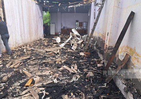 В Исмаиллинском районе сгорел 5-комнатный жилой дом