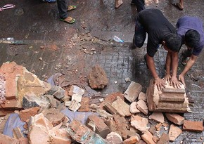 Four dead,14 injured in Dehli building collapse