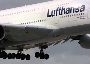 Lufthansa объявила о сокращении рейсов в зимний период из-за омикрон-штамма
