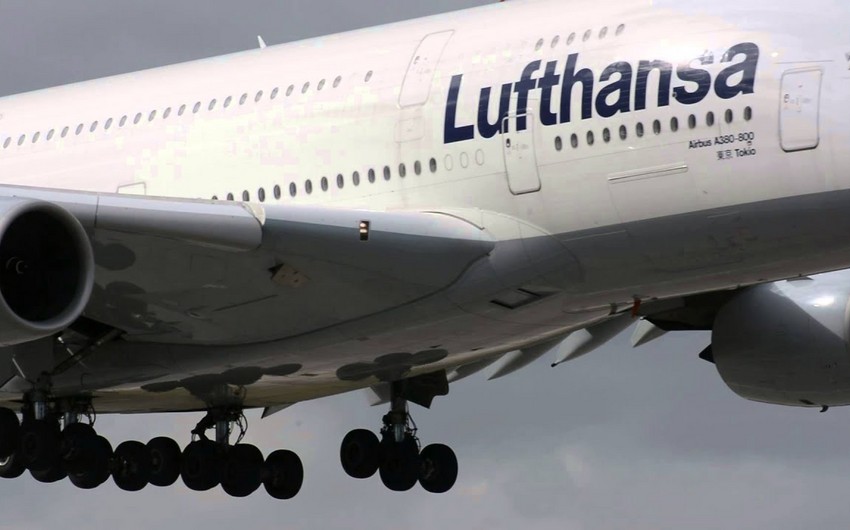 Lufthansa omikron ştamı ilə bağlı uçuşları qismən dayandırır