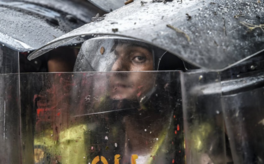 В столице Венесуэлы заключенные захватили тюрьму разведывательной службы