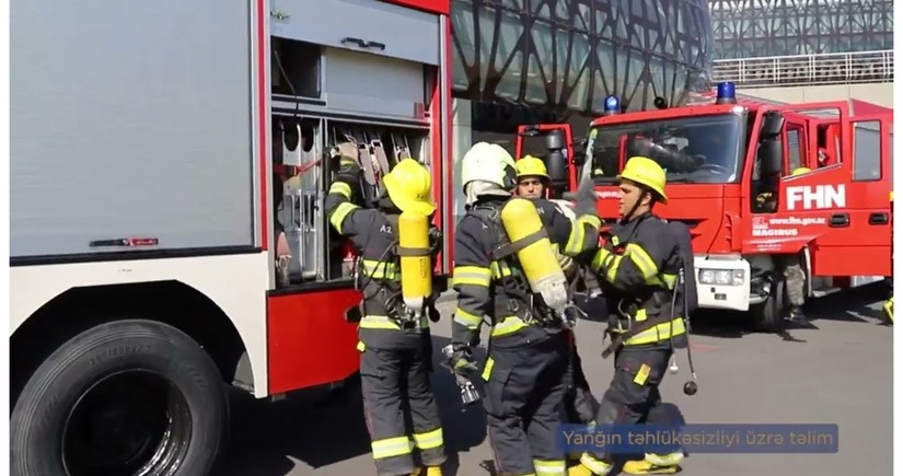 В Бакинском аэропорту проведены учения по пожарной безопасности совместно с МЧС