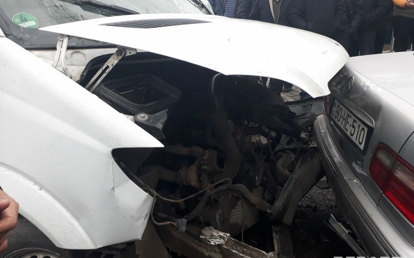 В Шамахе столкнулись 2 автомобиля, есть погибший и раненые
