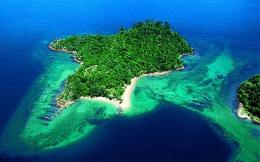 ​На острове Борнео найдены обломки пропавшего малайзийского вертолета