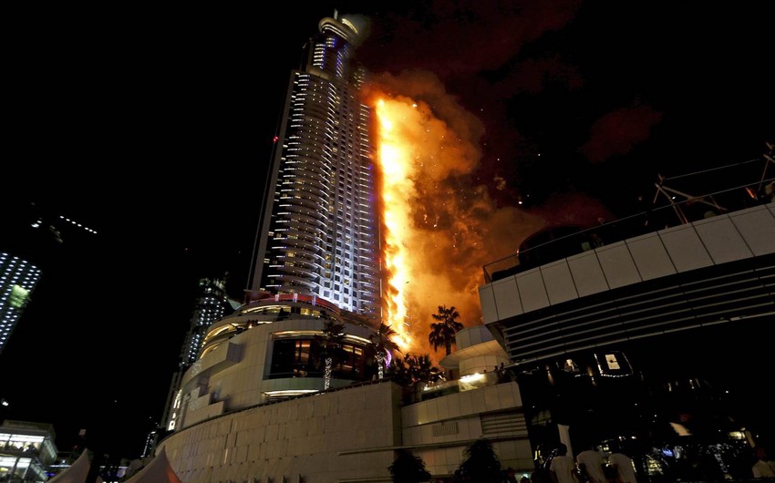 ​Пожар в небоскребе Дубая затронул 40 этажей