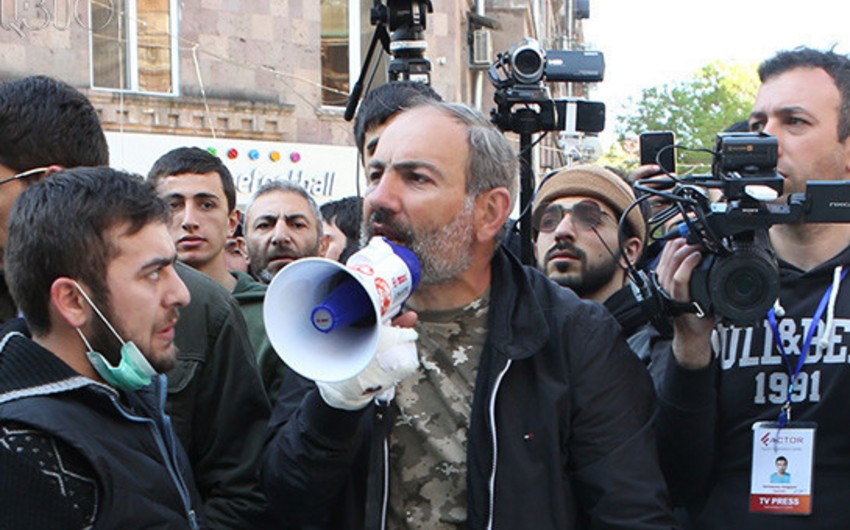 Организатор протестов в Армении назвал условия для политического диалога с властями