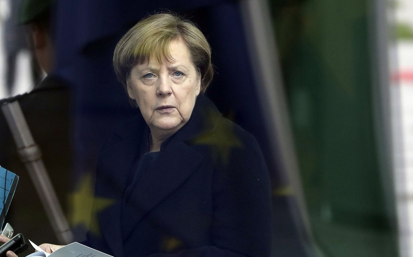 Merkel: Türkiyə vətəndaşlarına ikili vətəndaşlıq pasportu verəcəyik