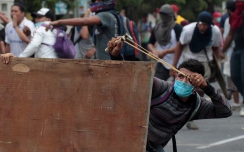 Nikaraquada mitinqlər zamanı 10 nəfər ölüb