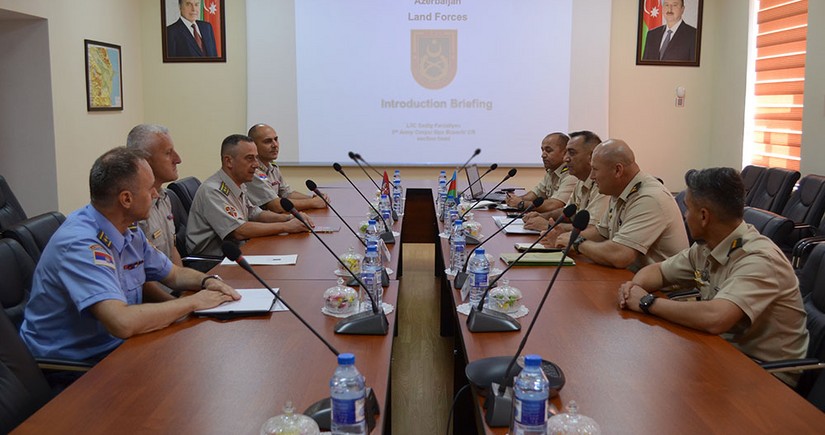 Azerbaijani Serbian military experts meet