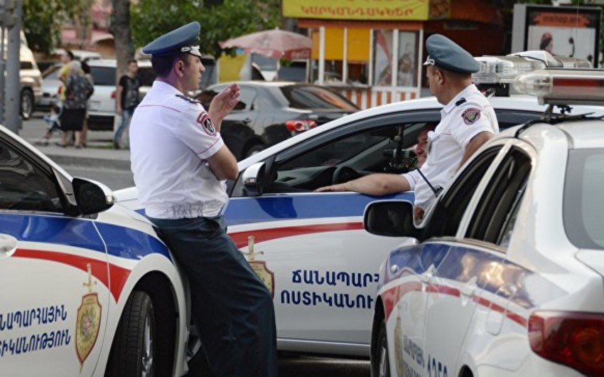 Сигнал о заложенной бомбе в здании минсвязи Армении оказался ложным - ОБНОВЛЕНО