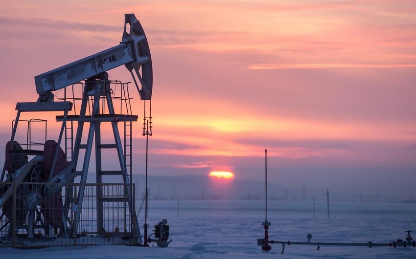 Azerbaijani oil price drops 