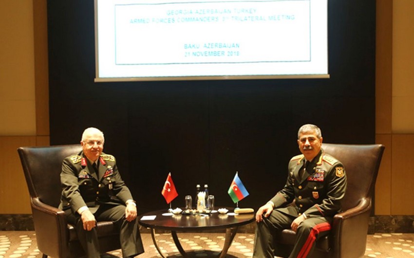 Министр обороны Закир Гасанов встретился с начальником Генштаба Турции