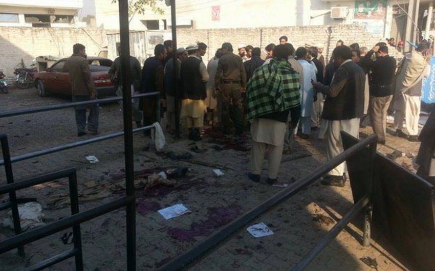 Pakistan suicide blast kills at least 22, hurt 47