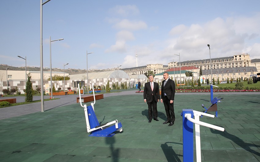 President Ilham Aliyev visits newly-built sports and recreation park in Baku