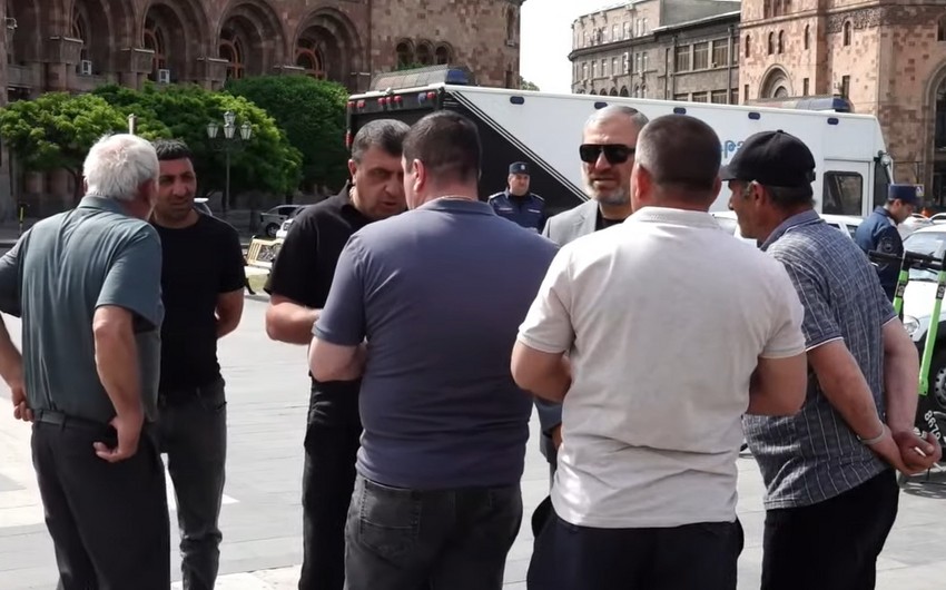 Родные погибших при пожаре солдат дали властям Армении время до 10 мая