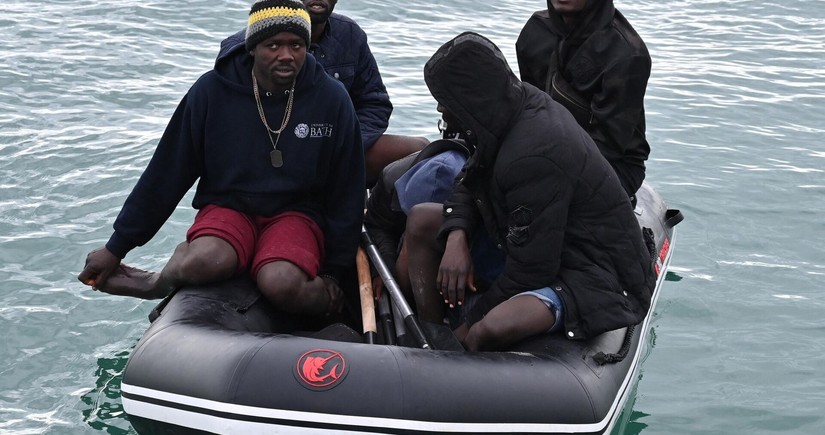 UK begins detaining migrants set to be deported to Rwanda