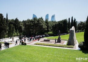 Azerbaijani people commemorates Heydar Aliyev - PHOTO REPORT