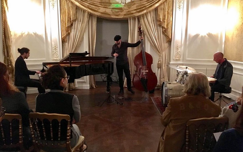 Fransada pianoçu İsfar Sarabskinın konserti olub