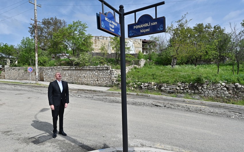 Signs at intersection of streets of Molla Panah Vagif and Panahali Khan unveiled in Shusha