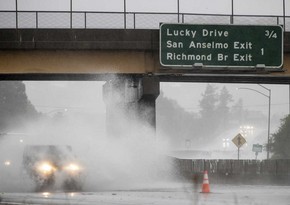 На Калифорнию обрушились мощный шторм и ливни
