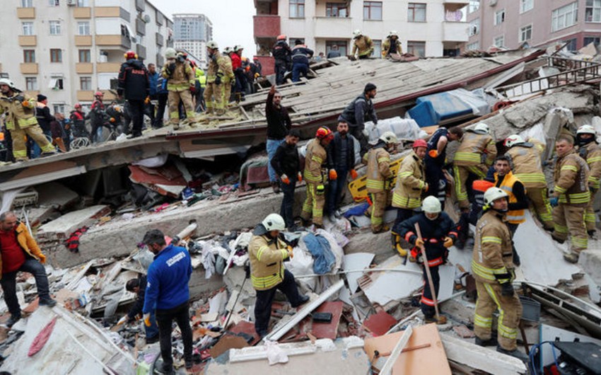 İstanbulda binanın çökməsi nəticəsində ölənlərin sayı 17 nəfərə çatıb