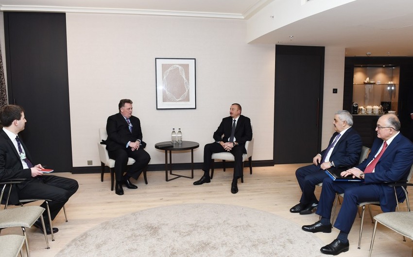 Prezident İlham Əliyev Chevron şirkətinin vitse-prezidenti ilə görüşüb