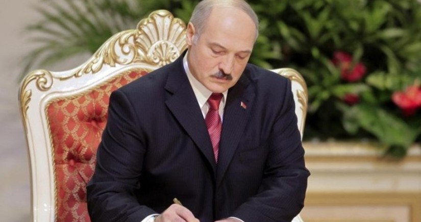 Лукашенко подписал указ о созыве внеочередной сессии парламента