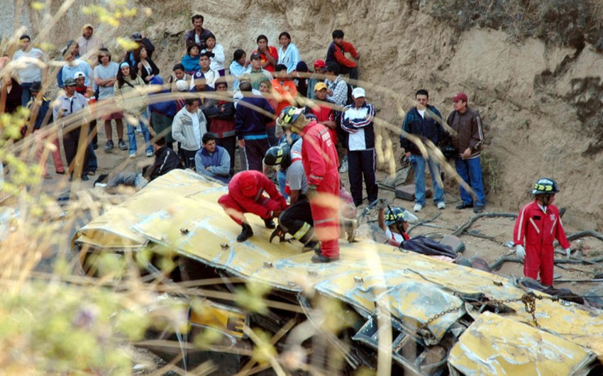 В Эквадоре 11 человек погибли в результате столкновения двух автобусов