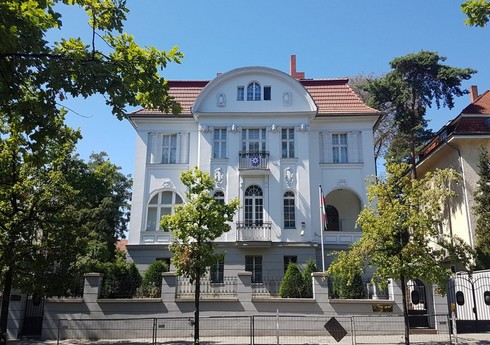 В посольстве Азербайджана в Германии наблюдалась активность избирателей