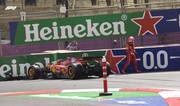 Formula 1 in Baku: Ferrari pilot crashes into barrier