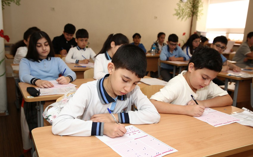 В Баку около 50 тыс. учащихся VI классов приняли участие в мониторинге знаний