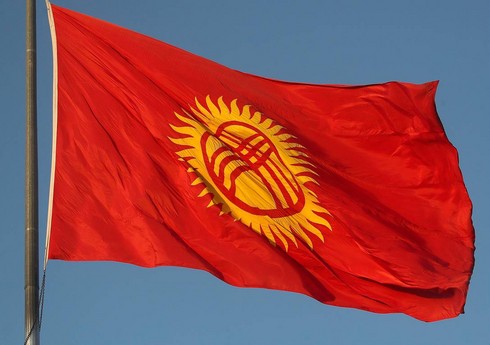 В посольствах и консульствах Кыргызстана приспустили государственные флаги