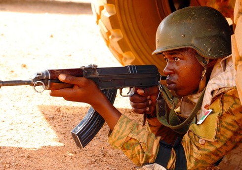 В Буркина-Фасо боевики за сутки убили более 70 военных и ополченцев