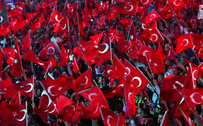 После попытки госпереворота в Турции выросла потребность в флагах