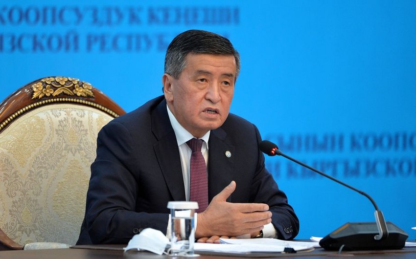 Qırğızıstan prezidenti Sooronbay Jeenbekov istefa verdi
