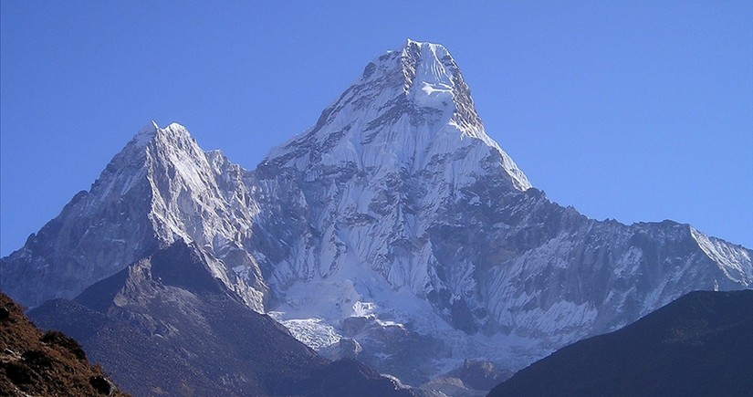 Непальский альпинист поднялся на Эверест и установил мировой рекорд