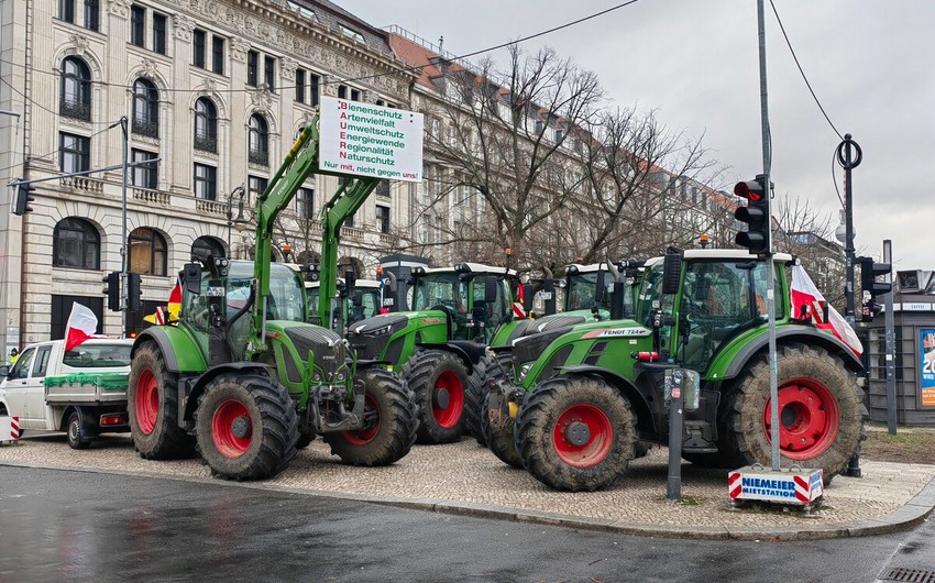 В Берлине тысячи фермеров собрались на демонстрацию